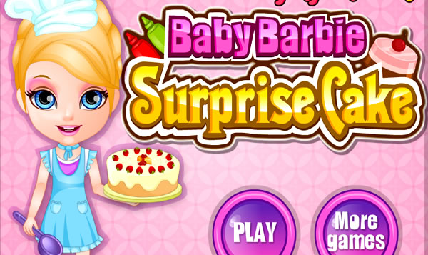 Bebê Barbie fazendo um bolo surpresa para sua mãe