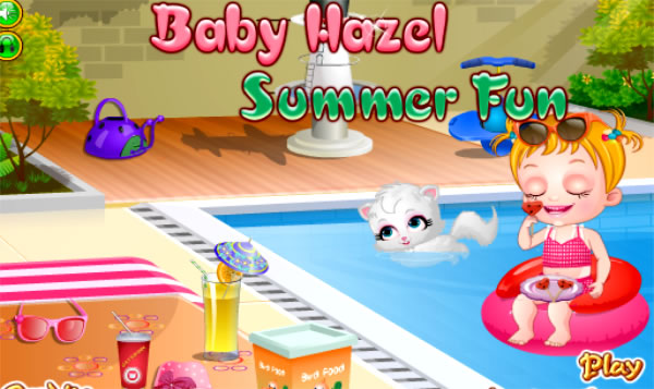 Brincando na piscina com Baby Hazel